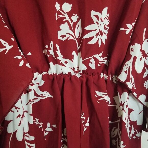 Bloomchic Red and White Flower Flare sleeve blouse - Picture 5 of 8